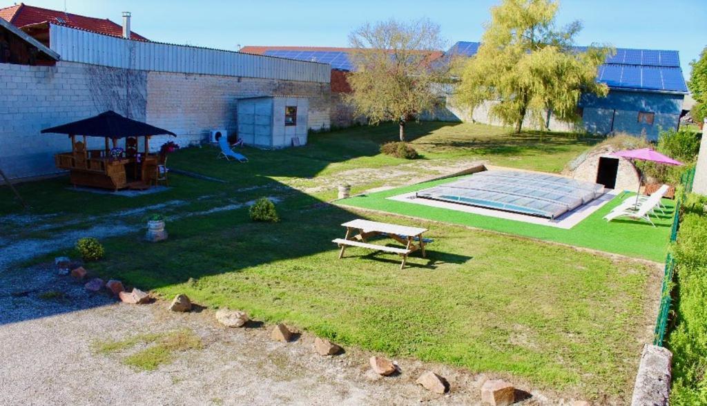 Chambres D'Hotes Aux Portes Des Tumuli Bussy-le-Château Exterior photo